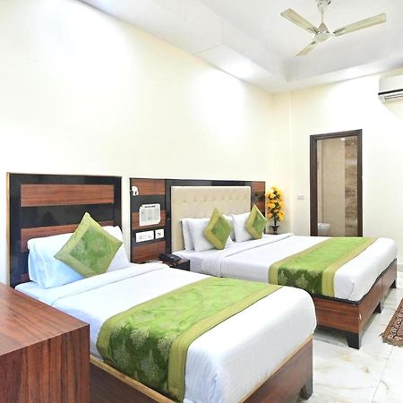 Hotel Emporio View - New Delhi Railway Station - Paharganj ภายนอก รูปภาพ