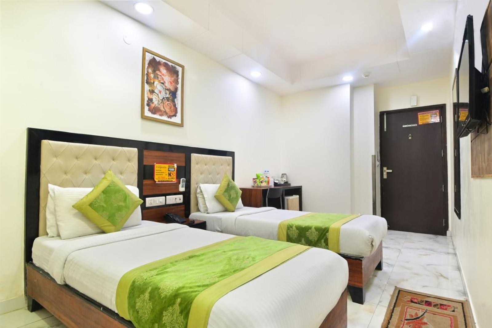 Hotel Emporio View - New Delhi Railway Station - Paharganj ภายนอก รูปภาพ