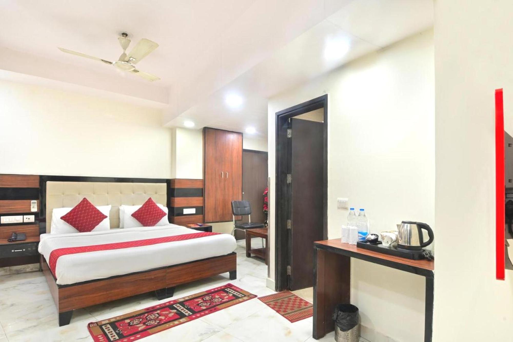 Hotel Emporio View - New Delhi Railway Station - Paharganj ภายนอก รูปภาพ
