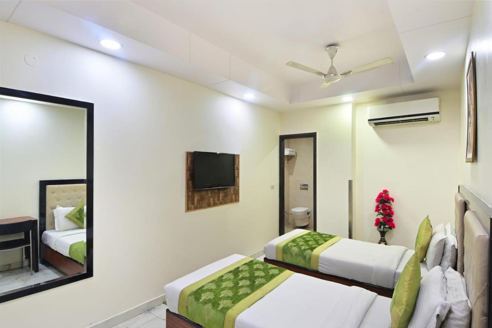 Hotel Emporio View - New Delhi Railway Station - Paharganj ภายนอก รูปภาพ