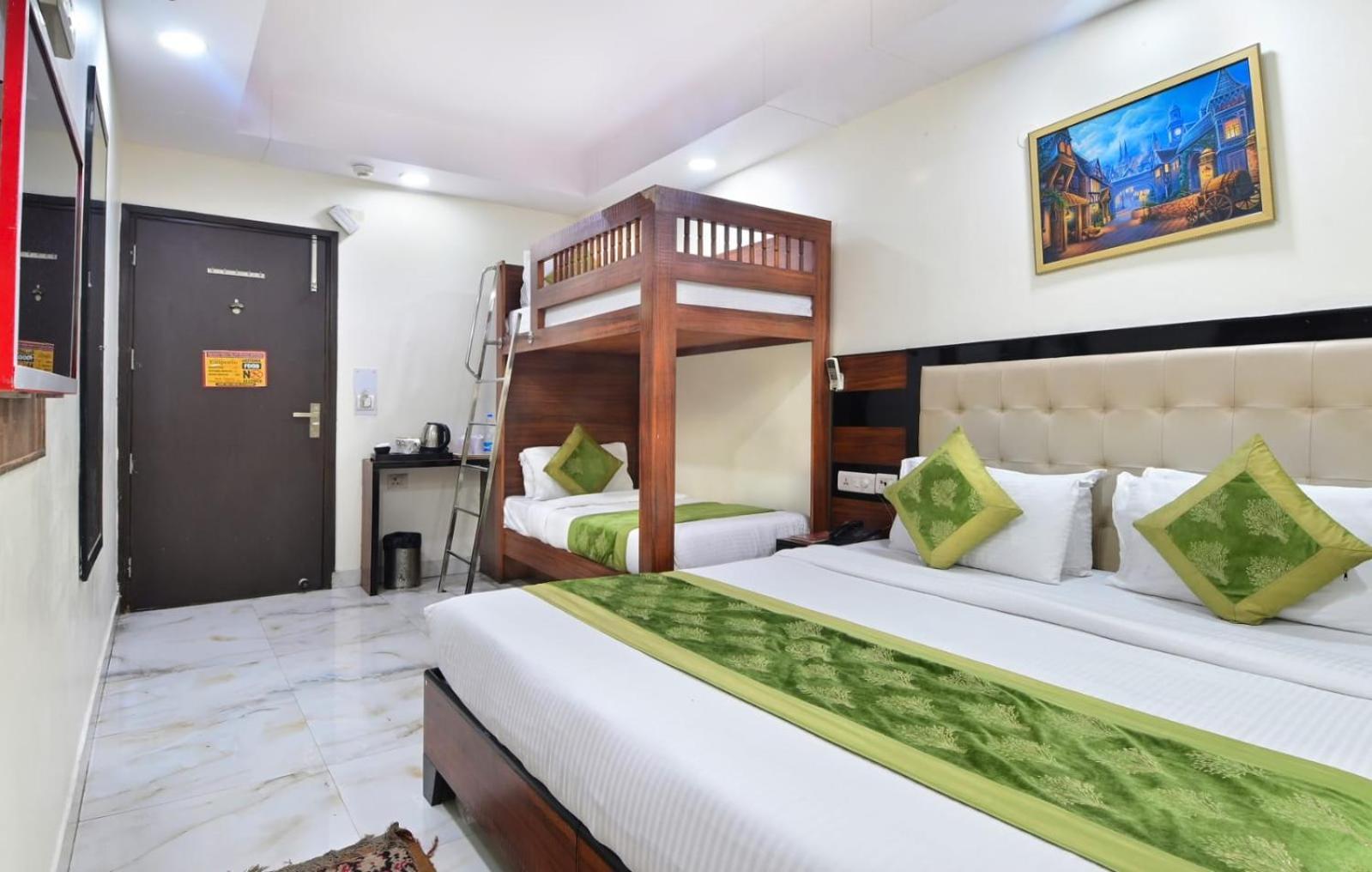 Hotel Emporio View - New Delhi Railway Station - Paharganj ภายนอก รูปภาพ