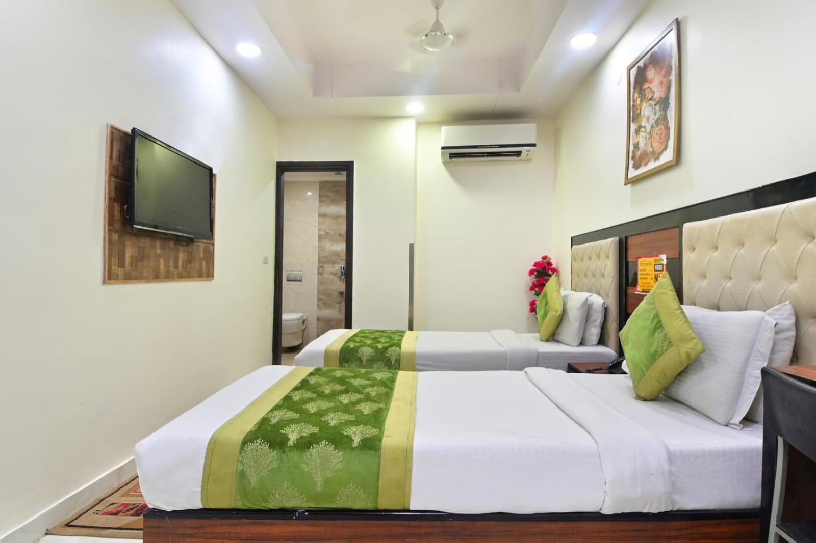 Hotel Emporio View - New Delhi Railway Station - Paharganj ภายนอก รูปภาพ