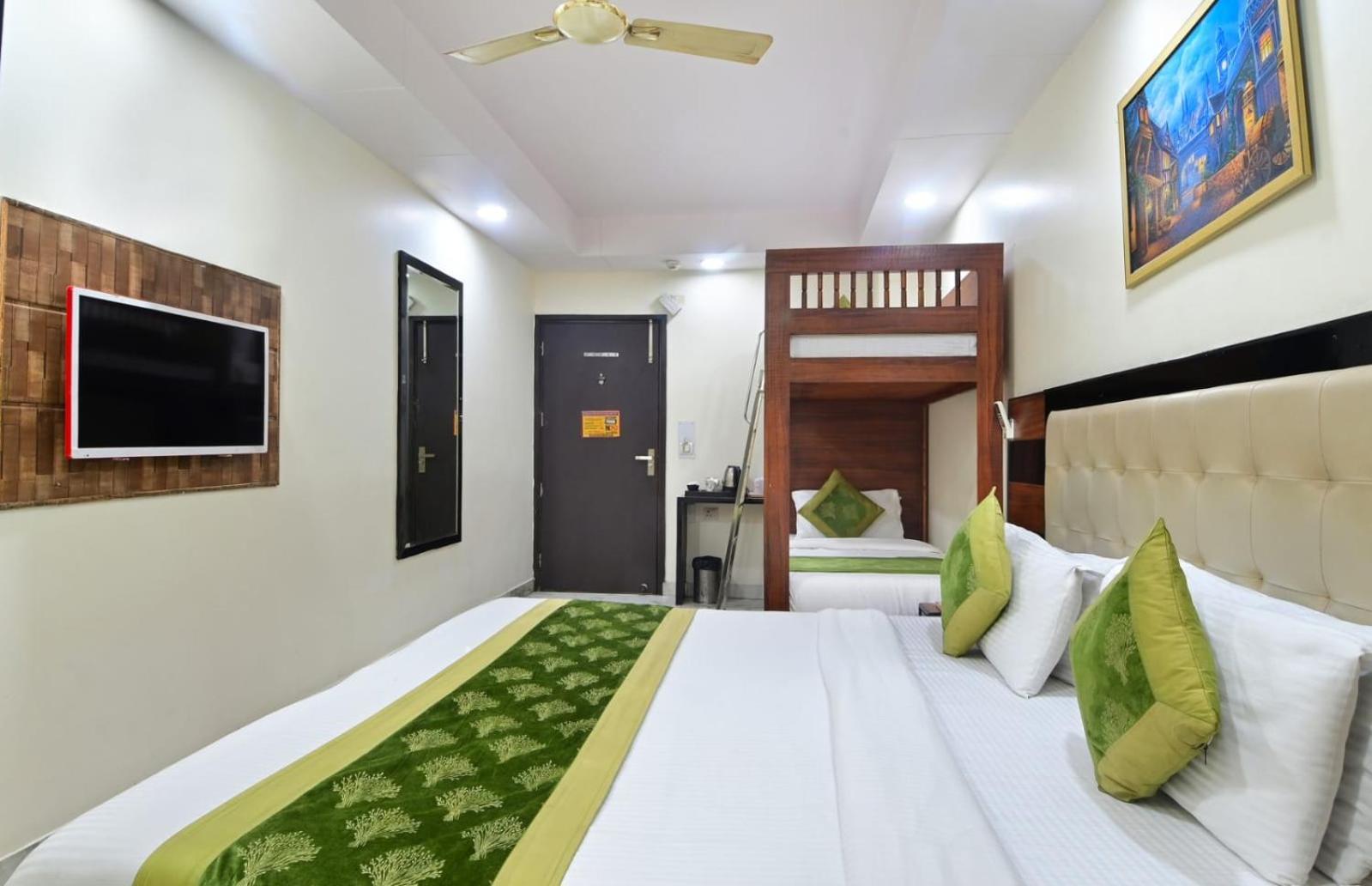 Hotel Emporio View - New Delhi Railway Station - Paharganj ภายนอก รูปภาพ
