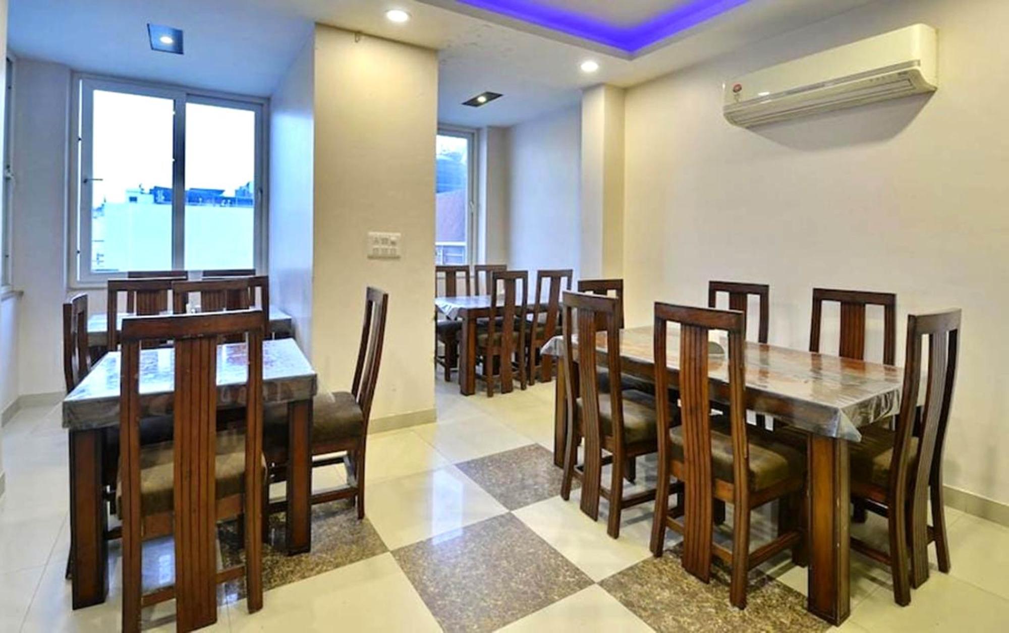 Hotel Emporio View - New Delhi Railway Station - Paharganj ภายนอก รูปภาพ